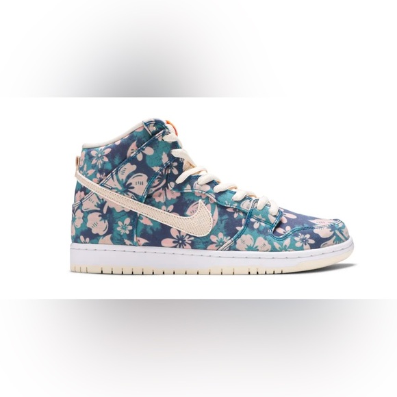 Nike Dunk High SB in Maui Wowie Size 10.5